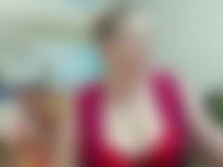 Live cam show with joyfuluntamed - Fingering MILF on Gym Cam Girls