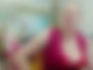 Live cam show with joyfuluntamed - Legs on Camiplay Live