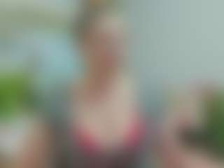 joyfuluntamed MILF webcam performer live streaming