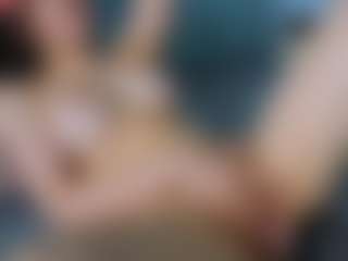 Live cam show with Cleopatra3101 - Brown Hair Petite on livesuperchat.net