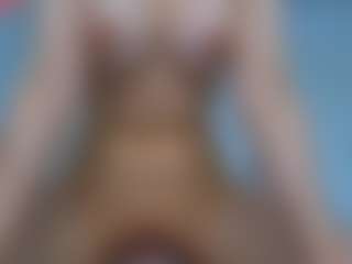 Live cam show with Cleopatra3101 - Petite on CamwithHer