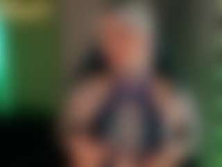 Live cam show with amyhouse - Mature on luckytryst.com