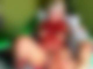 amyhouse MILF webcam performer live streaming
