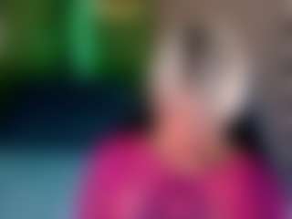 Live cam show with amyhouse - Gamer Mature on Latina Girls