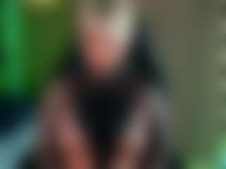 Live cam show with amyhouse - Blonde Hair on madthumbs