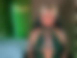 amyhouse MILF webcam performer live streaming
