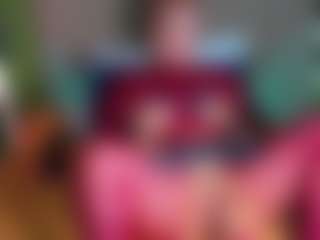 amyhouse MILF webcam performer live streaming