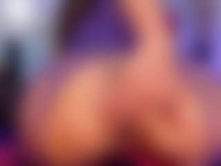 Live cam show with mollyyourslut - Small Tits on studioflirtlive.com