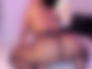 Live cam show with Claire Miller - Colombian on CamSextacy | colombia