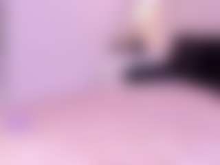 Live cam show with Claire Miller - Public Curvy on Dare Cams