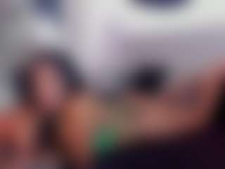 Live cam show with Claire Miller - Brown Eyes MILF on StripNow