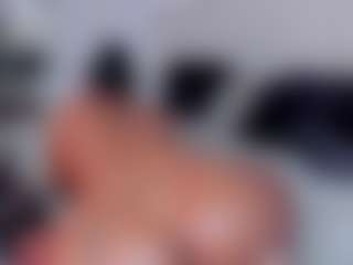 Live cam show with Claire Miller - Big Tits MILF on Camsoda