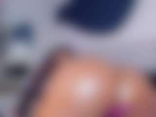 Live cam show with Claire Miller - Twerk on Dare Cams