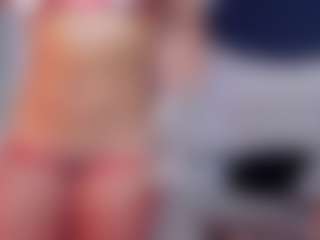 Live cam show with Claire Miller - Riding on SquirtSoMuch