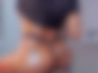 Live cam show with Claire Miller - Spy MILF on friskycurves.com