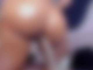 Live cam show with Claire Miller - Athletic Brown Eyes on CamClone