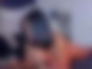 Spettacolo in cam dal vivo con Claire Miller - Public MILF su Camsoda