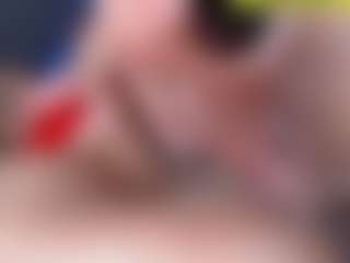 Live cam show with emielyn82 - Ride on Free Soda