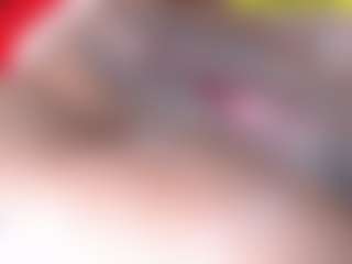Live cam show with emielyn82 - Naughty on 1on1-livenow