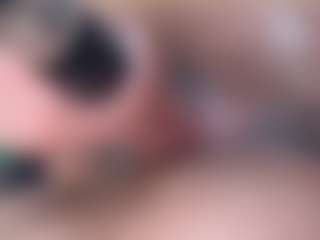 emielyn82's Live Sex Cam Show