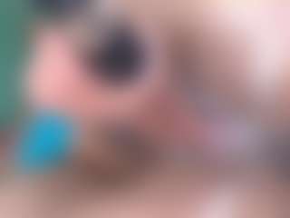 Live cam show with emielyn82 - Creamy on TeamSkeetLive