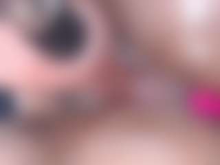 emielyn82's Live Sex Cam Show