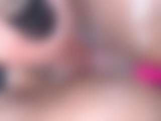 emielyn82's Live Sex Cam Show