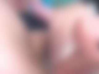 emielyn82's Live Sex Cam Show