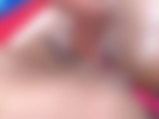 emielyn82 MILF webcam performer live streaming