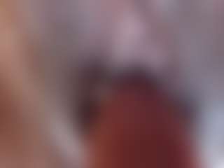 emielyn82 MILF webcam performer live streaming
