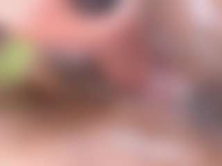 emielyn82's Live Sex Cam Show