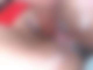 emielyn82's Live Sex Cam Show