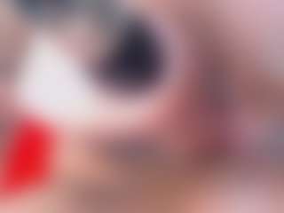 emielyn82 MILF webcam performer live streaming