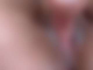 emielyn82's Live Sex Cam Show