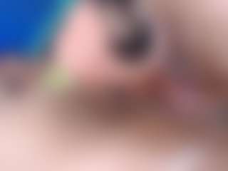 emielyn82 MILF webcam performer live streaming