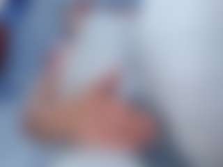 emielyn82's Live Sex Cam Show