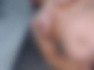 emielyn82's Live Sex Cam Show