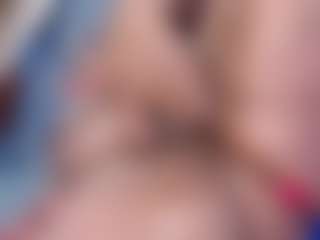 emielyn82's Live Sex Cam Show