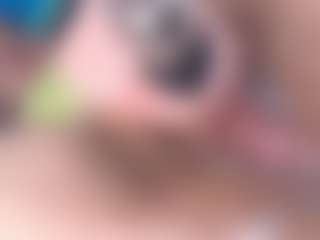 emielyn82's Live Sex Cam Show