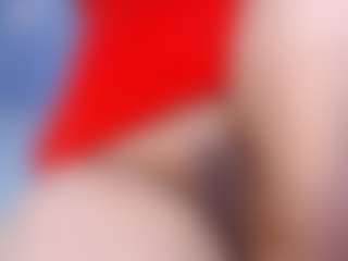 emielyn82 MILF webcam performer live streaming