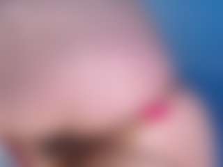 emielyn82 MILF webcam performer live streaming