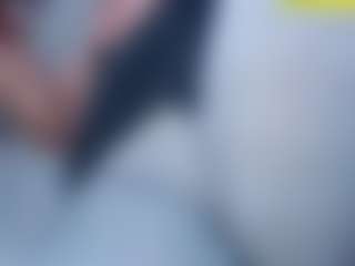 Live cam show with emielyn82 - Dom on xxxlivecams.org