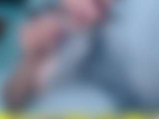 emielyn82's Live Sex Cam Show