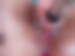 emielyn82's Live Sex Cam Show