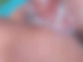 emielyn82's Live Sex Cam Show