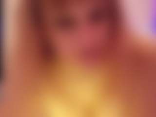 Live cam show with babyzelda - Living Room on Camsoda