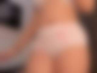 Live cam show with Annie - Eating Pussy on Camiplay Live
