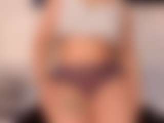 Spettacolo in cam dal vivo con Annie - Squirt su Camsoda