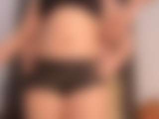Live cam show with Annie - Dildo Or Vibrator on Gym Cam Girls