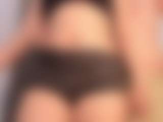 Live cam show with Annie - Eating Pussy on Mixed Magazine Live